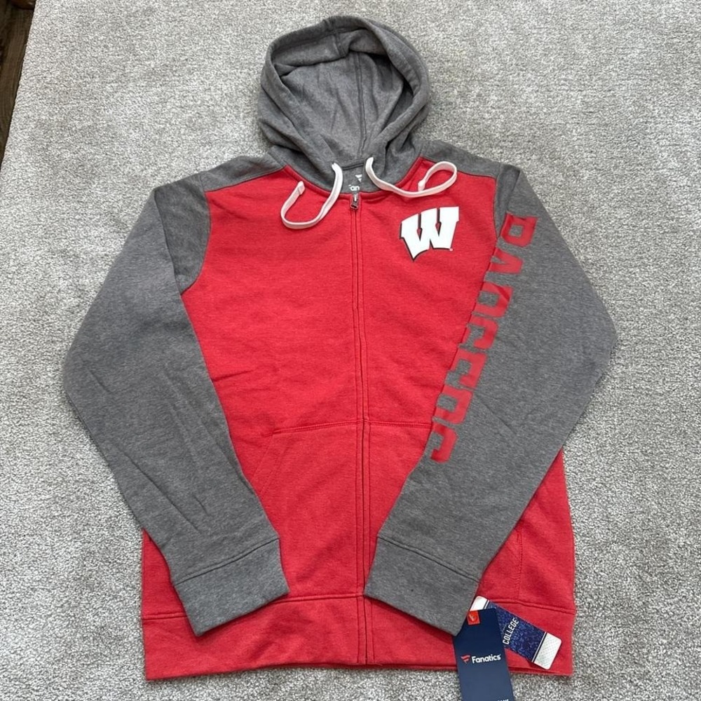 NWT Wisconsin Badgers Grey & Red Fanatics Pullover Hoodie – Medium